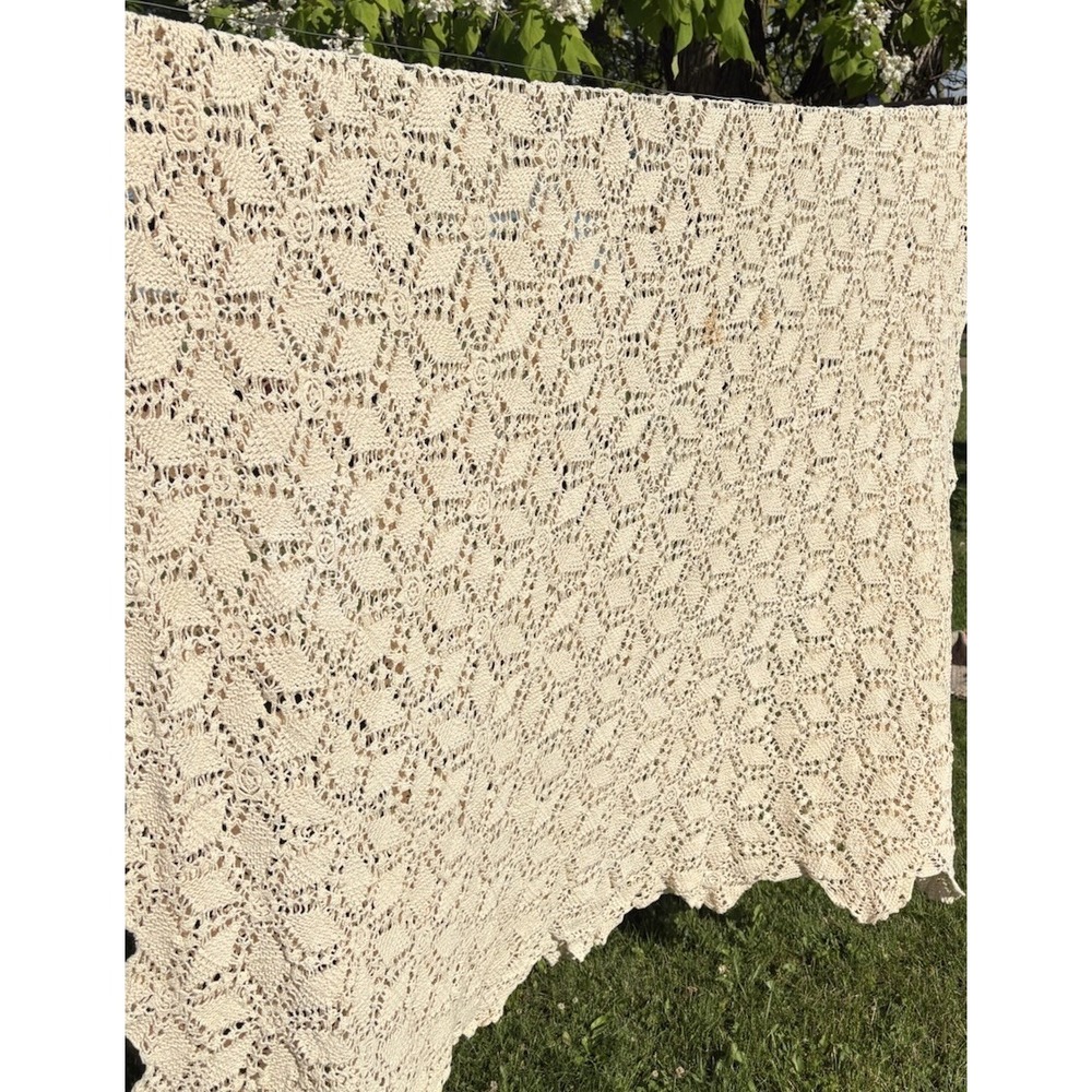 Vtg Hand Crocheted Ivory Cotton Bedspread Throw 69" X 122" Twin  Floor Length